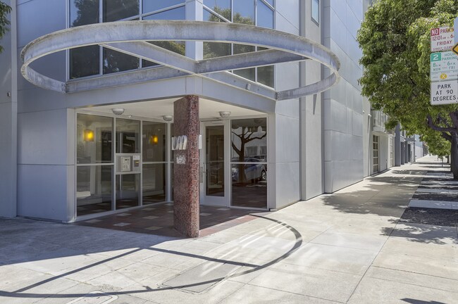 Foto del edificio - Luxurious Live/Work Loft in great DogPatch...