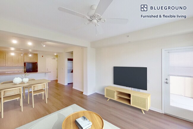 Building Photo - 1099 Admiral Ct