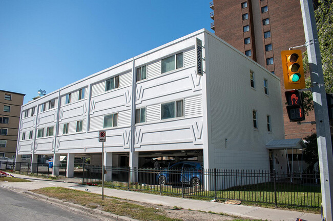 Building Photo - Central Beltline Apartments