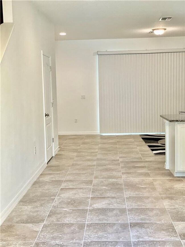 Foto del edificio - There’s No Place Like This 2-Story 3 BR, 2.5 BA Hidden River Townhome!