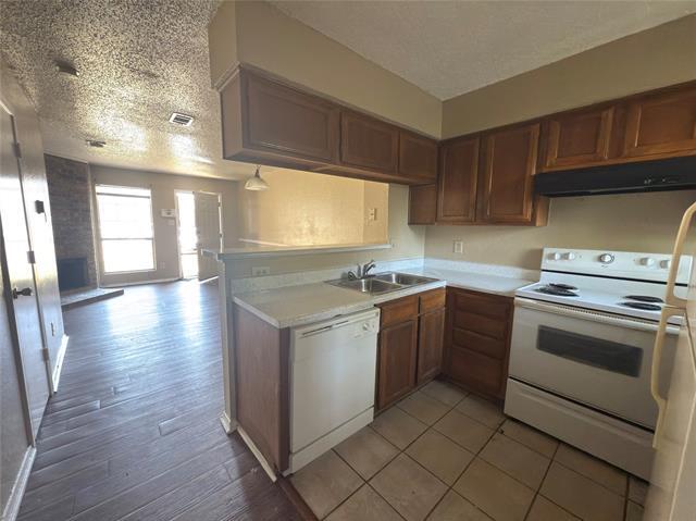 Building Photo - 2243 Aspen Dr
