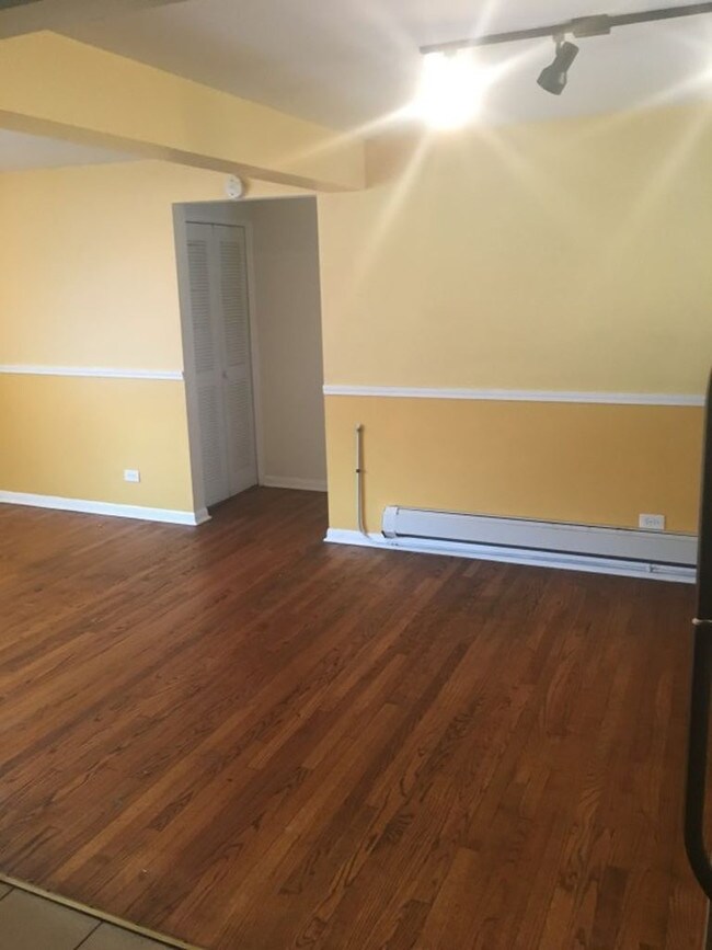 Building Photo - 11017 S Vernon Ave