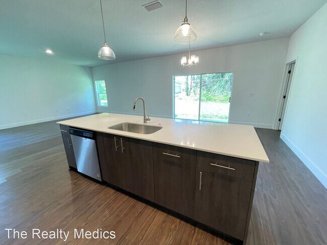 Foto del edificio - 4 br, 2 bath House - 1383 Gimlet St NW