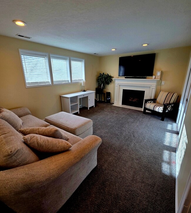 Foto del edificio - 2205 Buttonwood Dr