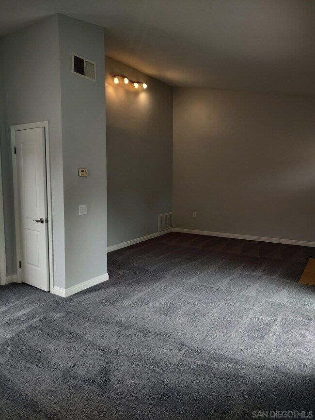 Building Photo - 400 Sea Cliff Way
