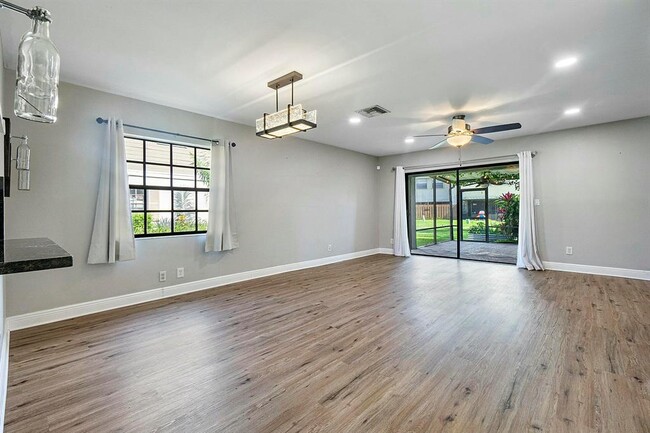 Foto del edificio - 10723 NW 10th St