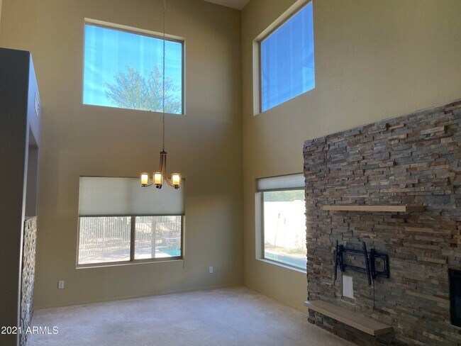 Foto del edificio - 3 BEDROOM WITH PRIVATE POOL IN STETSON HILLS/ MOUNTAIN PRESERVE VIEWS