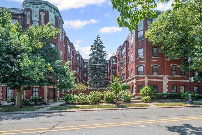 Foto del edificio - 906 Oakton St