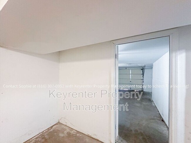 Building Photo - 3713 Wood Ave
