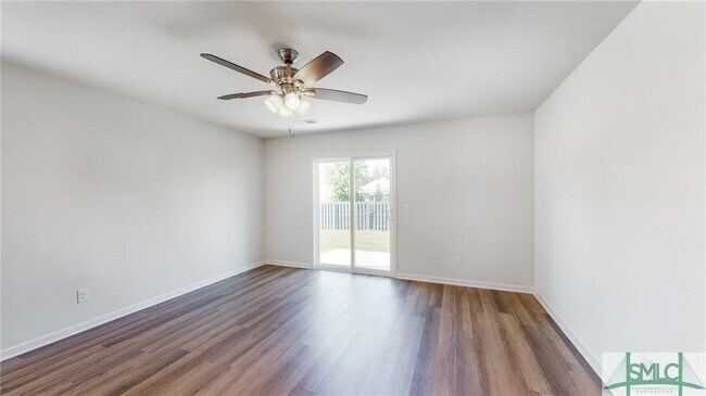 Building Photo - 652 Hogan Dr