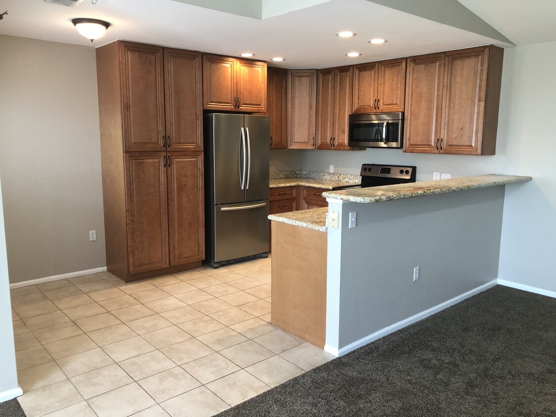 1882 S Cole St, Lakewood, CO 80228 Townhome Rentals in Lakewood CO