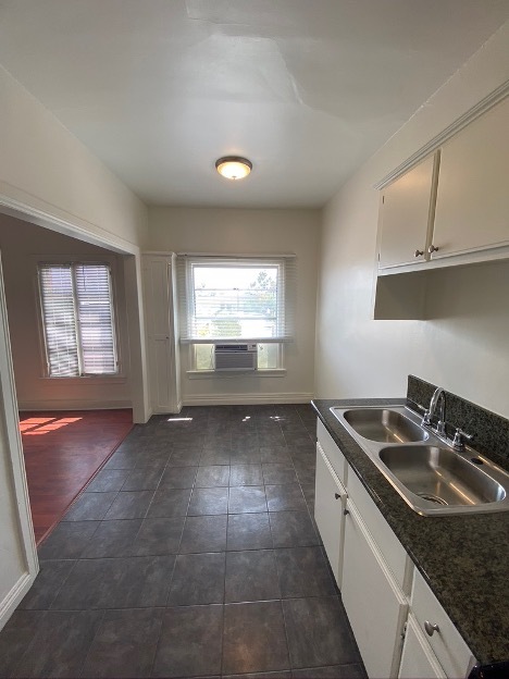 Building Photo - 306 S El Molino Ave