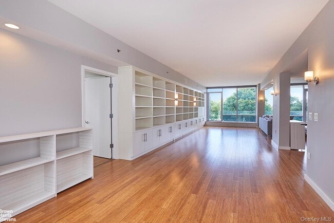 Building Photo - 3751 Riverdale Ave