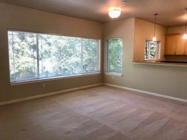 Building Photo - 1Bd/1.5Ba Kenmore Condo