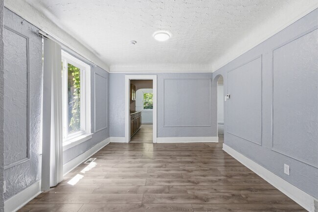 Foto del edificio - 15087 Pinehurst St