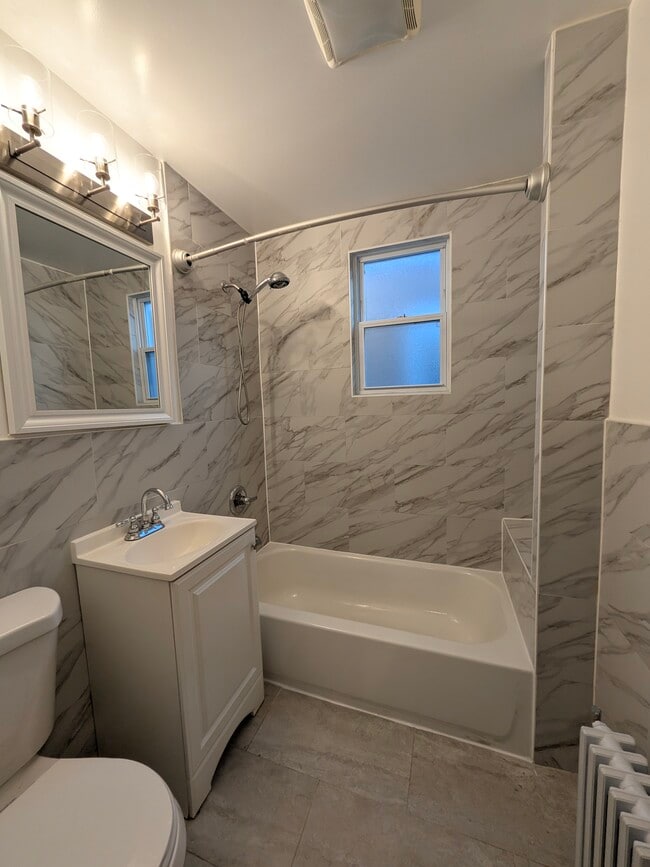 Building Photo - 13323 114th St
