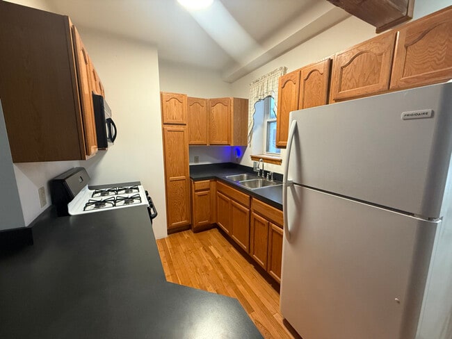 Building Photo - 20 Broad St