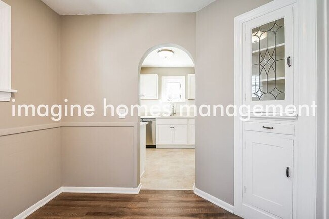 Foto del edificio - 1329 Elmwood Road