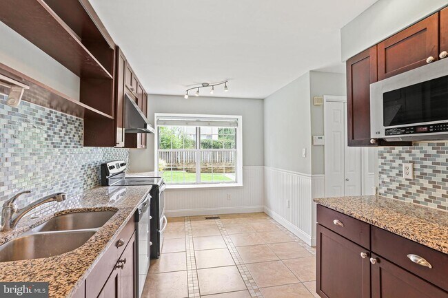 Building Photo - 8579 Harvest View Ct