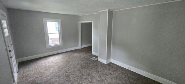 Foto del edificio - Charming 3-Bedroom Property in Prime Location