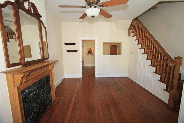 Living Room - 2428 Poplar St