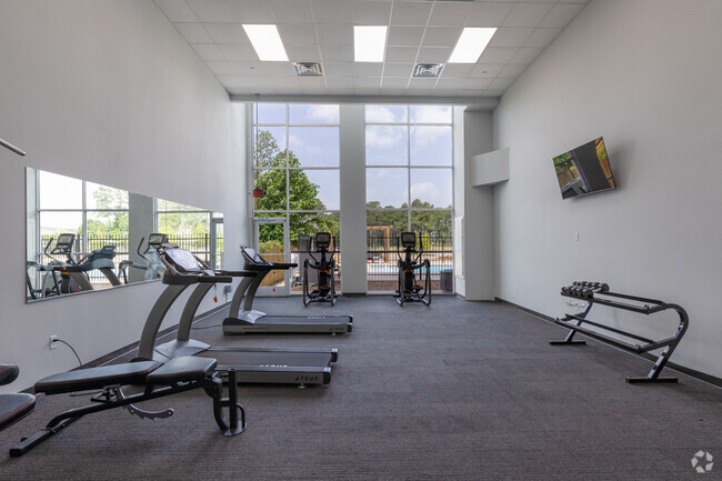 Fitness center - Pines at Frazier