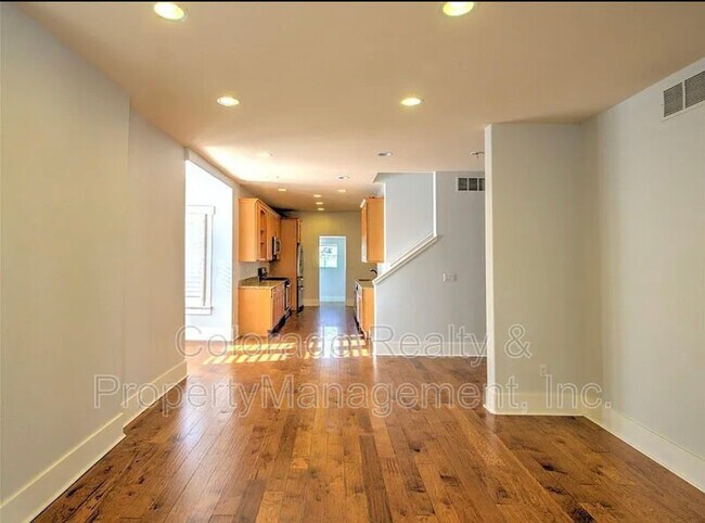 Foto del edificio - 3301 Chase St