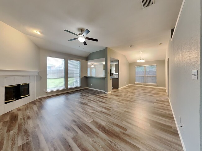 Foto del edificio - MOVE IN READY NOW IN KELLER ISD!