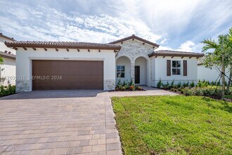 Building Photo - 2485 SE 29th Dr