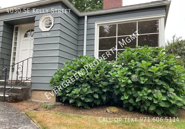 Building Photo - Charming, Vintage Home! 2 BD x 2 BA Plus B...