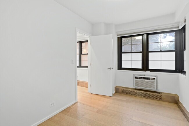 Building Photo - Sleek finishes Condominium One Bedroom