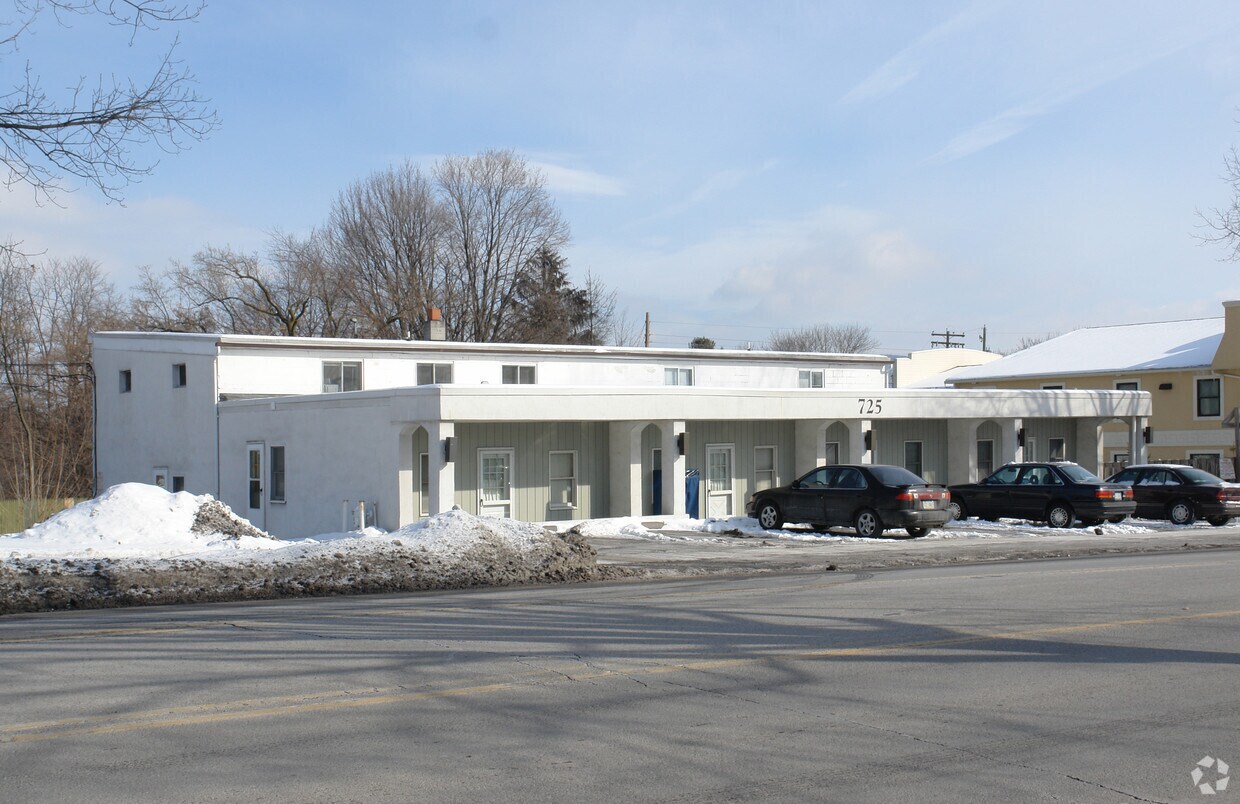 Building Photo - 725 S Atherton St