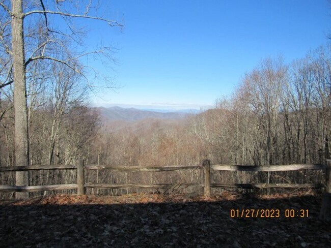 Building Photo - $1,700 - 2 Bedroom / 2 Bath Fully Furnished Cabin with an Amazing View in the Pumpkintown Community