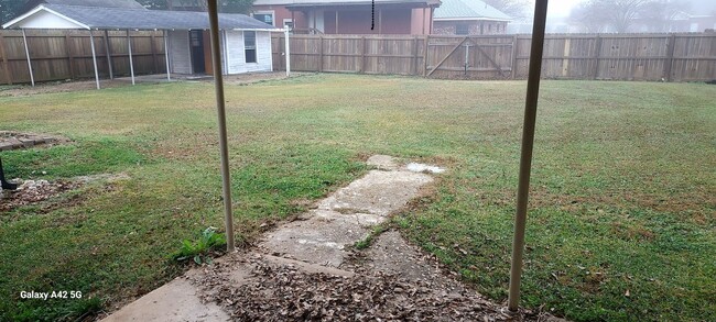 Building Photo - Comfortable 3 Bedroom | 2 Bathroom Home for Rent