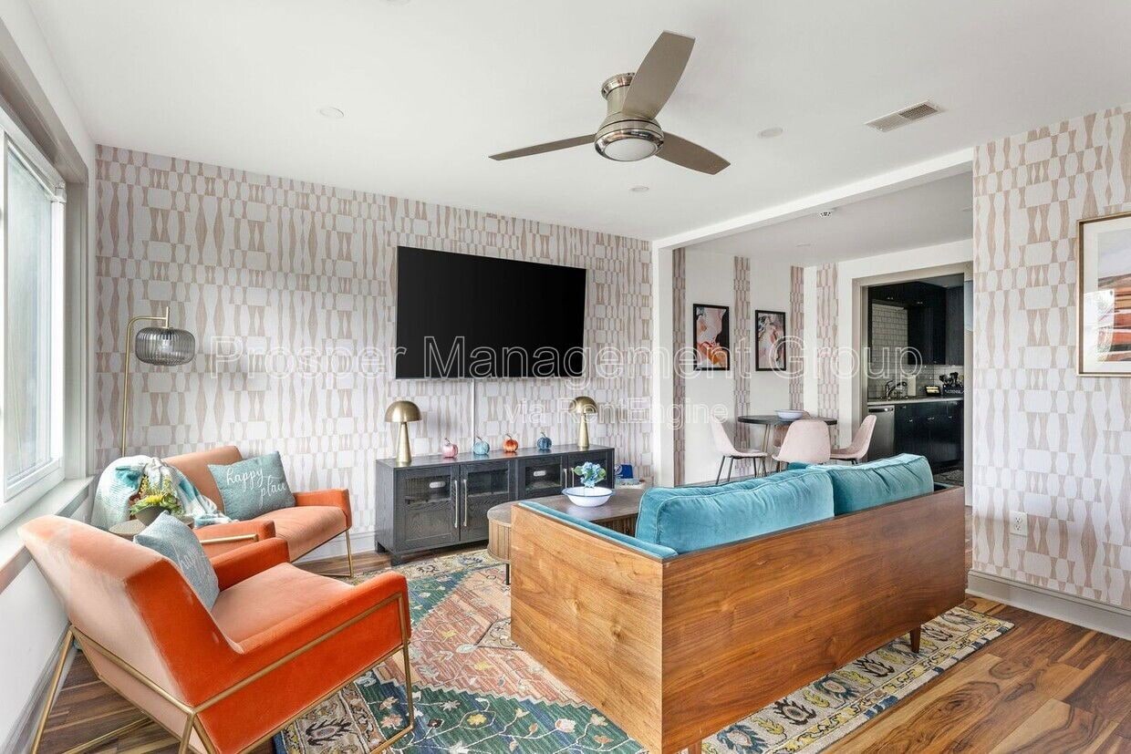 Photo - 201 Nassau Street