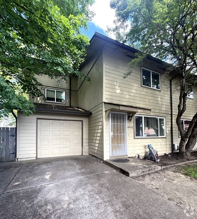 Building Photo - 4932-4942 Elkhorn Ct SE