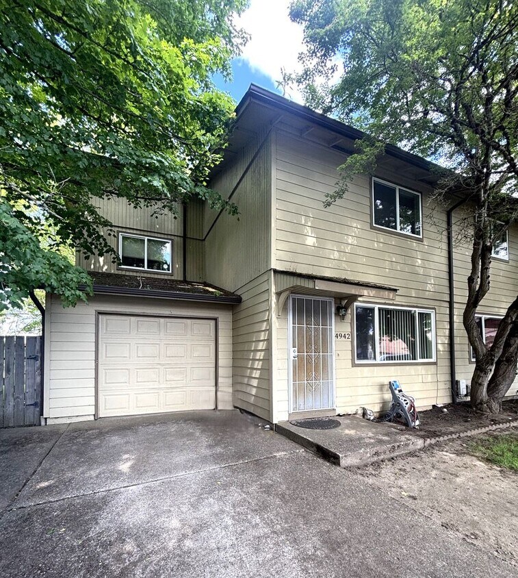 Foto principal - 4932-4942 Elkhorn Ct SE Salem, OR 97317