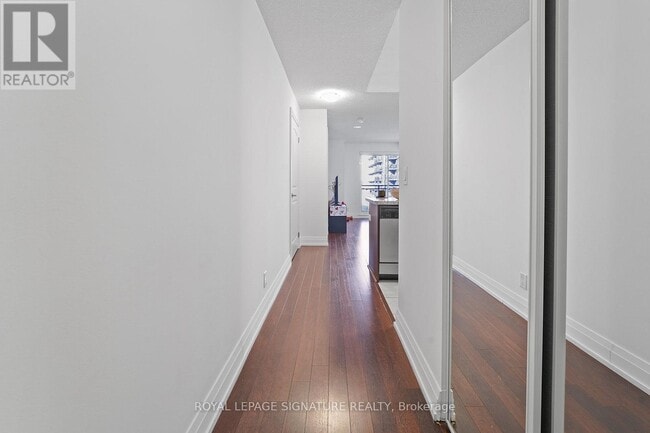 Building Photo - 1060 Sheppard Ave W