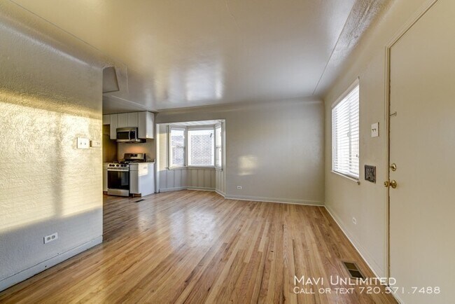 Foto del edificio - 1580 Trenton St