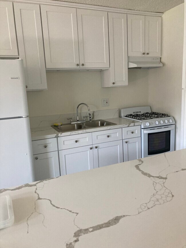 Cocina - 10535 National Blvd