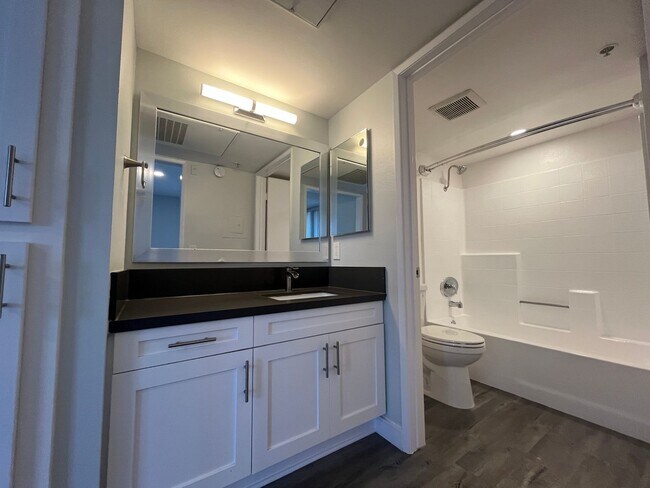 Interior Photo - 1223 Federal Ave