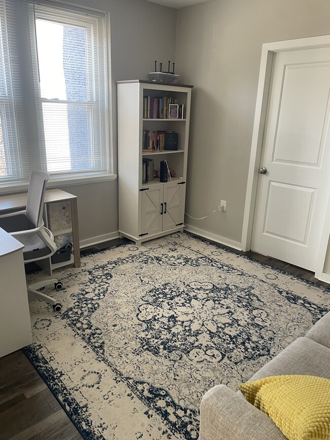 Building Photo - 4799 1/2 Silverwood St