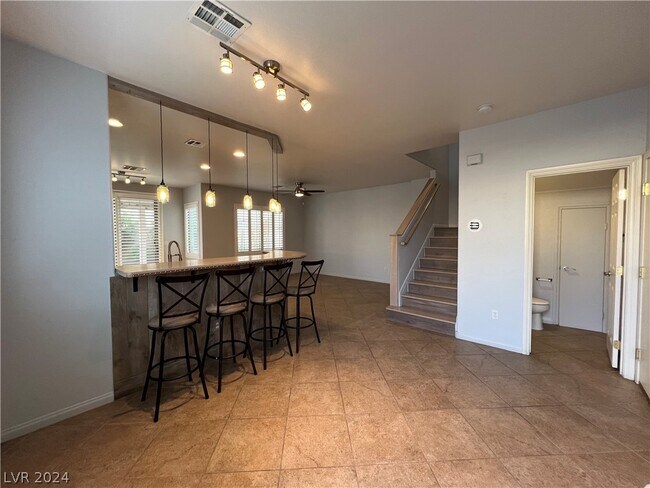 Building Photo - 5385 Coral Ribbon Ave