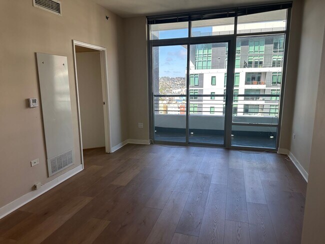 Building Photo - 1 Bedroom on the 16th Floor at Acqua Vista...