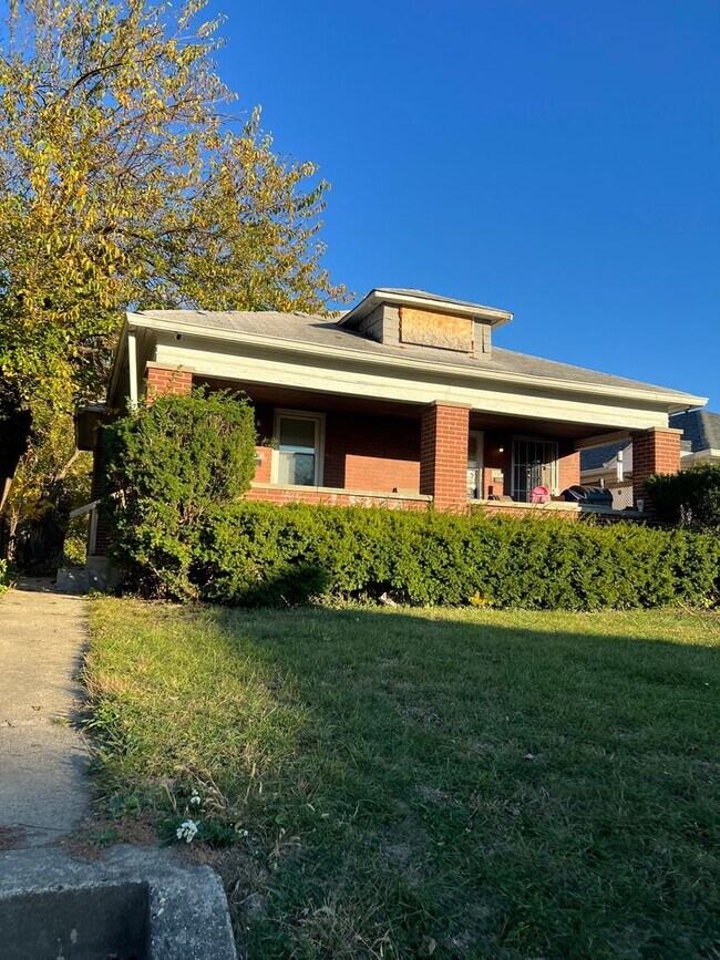 Building Photo - 235 N Oakland Ave