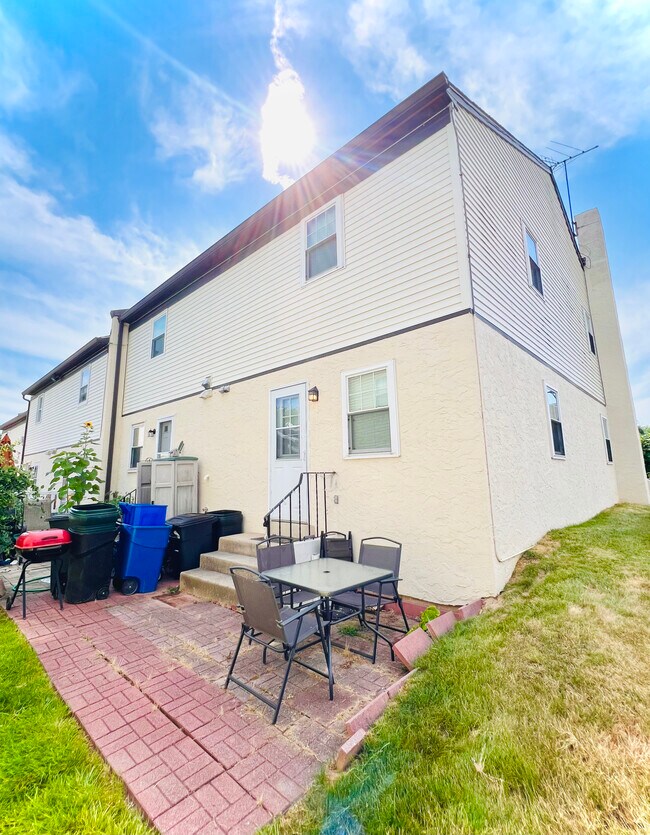 Foto del edificio - 515 N York Rd