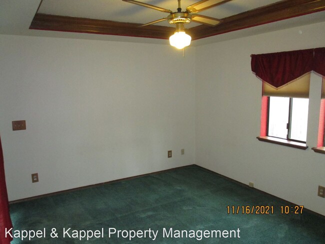 Foto del edificio - 2 br, 2 bath House - 527 N Washington Street
