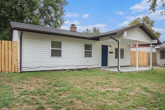 Building Photo - 126 Saint Robert Dr