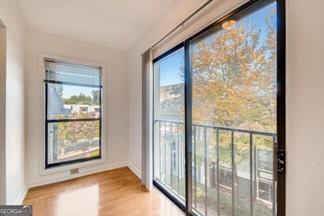 Foto del edificio - 2657 Lenox Rd NE