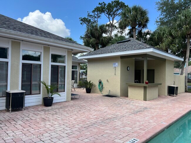 Foto del edificio - 3550 Sable Palm Ln